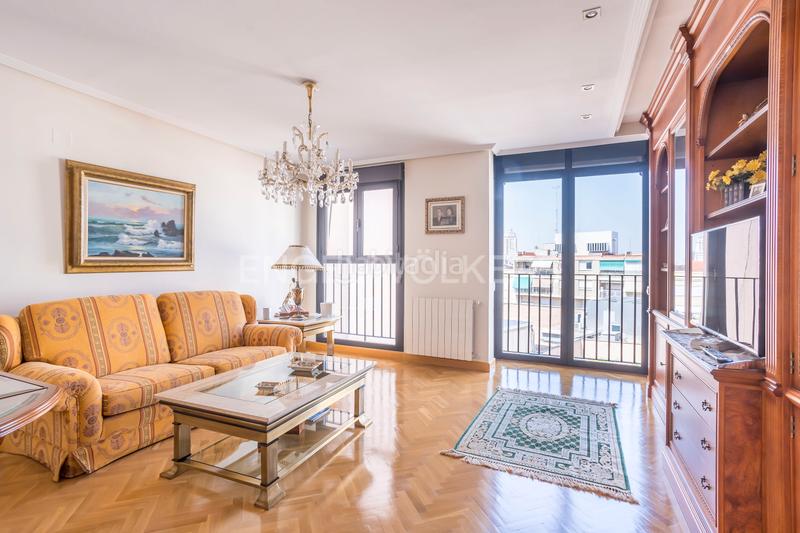 Foto 6f8da41b-cd3c-4ba9-90a9-ecbb8fdd64e6. Piccolo appartamento con riscaldamento parcheggio piscina in Madrid