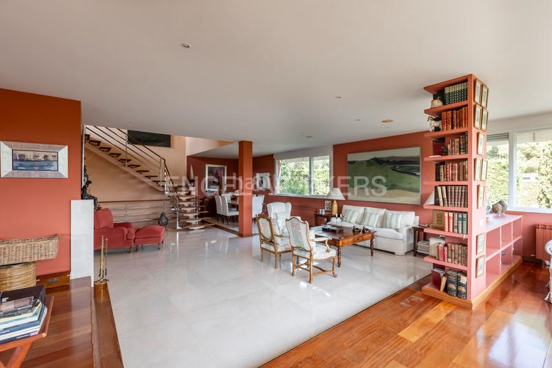 Foto 1c1f92f1-65dd-4098-ac55-303146441929. Casa amb calefacció aparcament piscina a Bonanza Boadilla del Monte