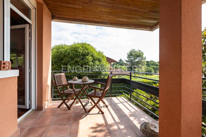 Foto 38ade46f-863a-49b3-bc74-82330a6af079. Casa amb calefacció aparcament piscina a Bonanza Boadilla del Monte