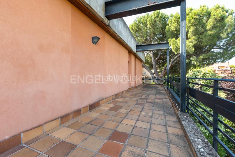 Foto 4281d058-70a5-42c8-acf1-bcfaceb80adc. Casa amb calefacció aparcament piscina a Bonanza Boadilla del Monte