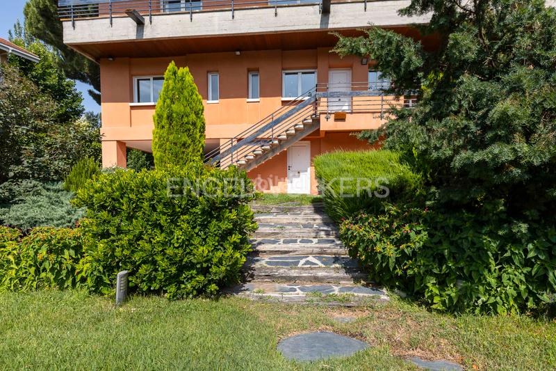 Foto 4c19301e-c03c-418b-a91f-72261b008eb3. Casa amb calefacció aparcament piscina a Bonanza Boadilla del Monte