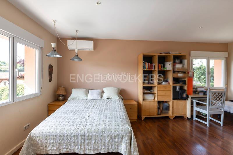 Foto 75c231c1-a5bd-40ef-b966-696a5295f5c7. Casa amb calefacció aparcament piscina a Bonanza Boadilla del Monte