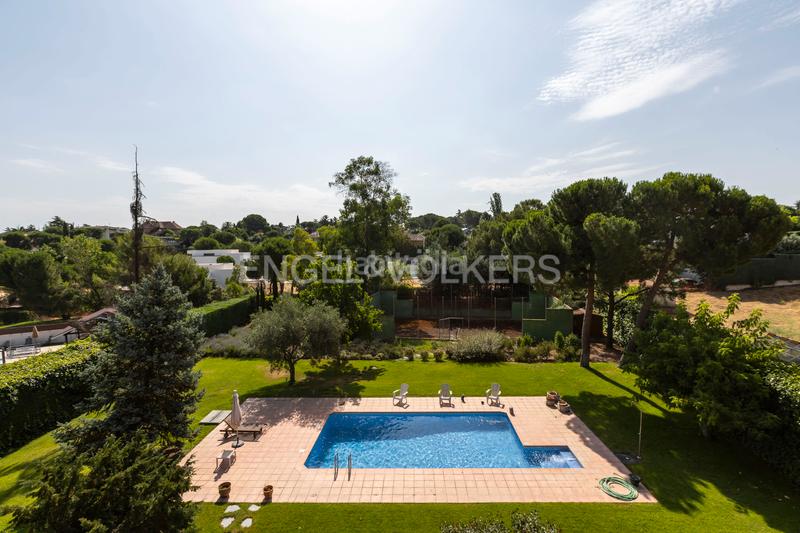 Foto 922a315f-bd91-4fef-ac0b-f68312bbaa88. Casa amb calefacció aparcament piscina a Bonanza Boadilla del Monte