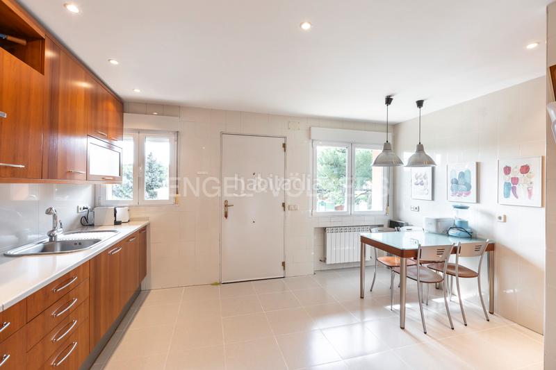 Foto a1111152-372a-4f3e-b8f3-ccb5bfd73f32. Casa amb calefacció aparcament piscina a Bonanza Boadilla del Monte