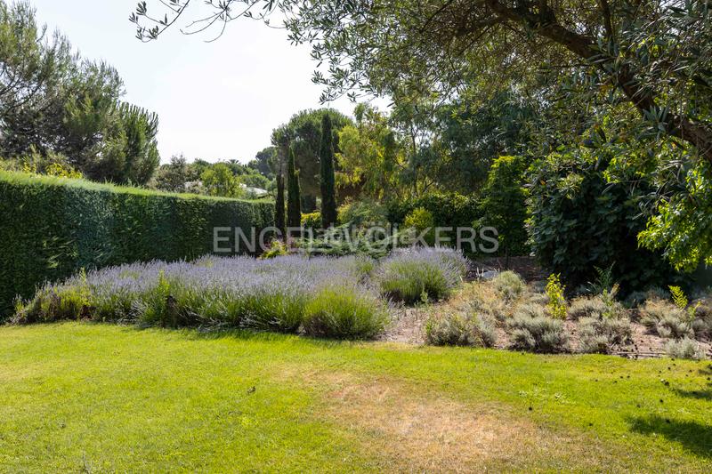 Foto b1c92d87-db38-4d7a-8a6e-c3321d143879. Casa amb calefacció aparcament piscina a Bonanza Boadilla del Monte