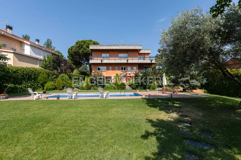 Foto c54c63ad-057b-4a50-a609-312d0d661fca. Casa amb calefacció aparcament piscina a Bonanza Boadilla del Monte