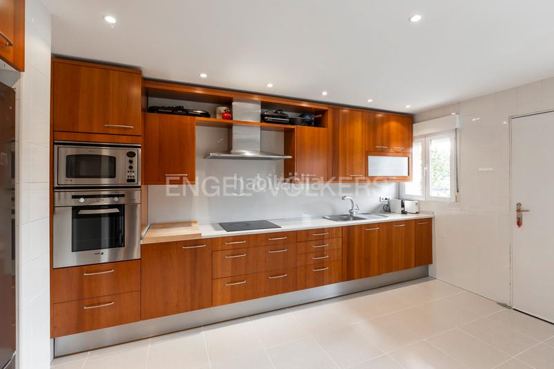 Foto e95ecedc-2058-44f1-b09c-dfe74cdd02dd. Casa amb calefacció aparcament piscina a Bonanza Boadilla del Monte