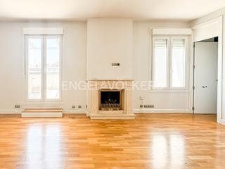 Lloguer Àtic a Hispanoamérica-Bernabéu. Amplio penthouse con terraza en príncipe de vergara  chamartin