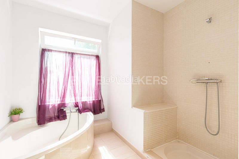 Foto 486e1986-b34c-4a1d-95e7-beda435d9150. Casa amb calefacció aparcament piscina a Pino Alto-Navarredonda Valdemorillo