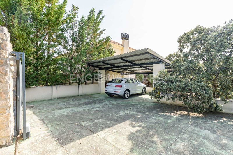 Foto 66d46ac2-be49-4ac0-8d2d-d1aaf279e0ae. Casa amb calefacció aparcament piscina a Pino Alto-Navarredonda Valdemorillo