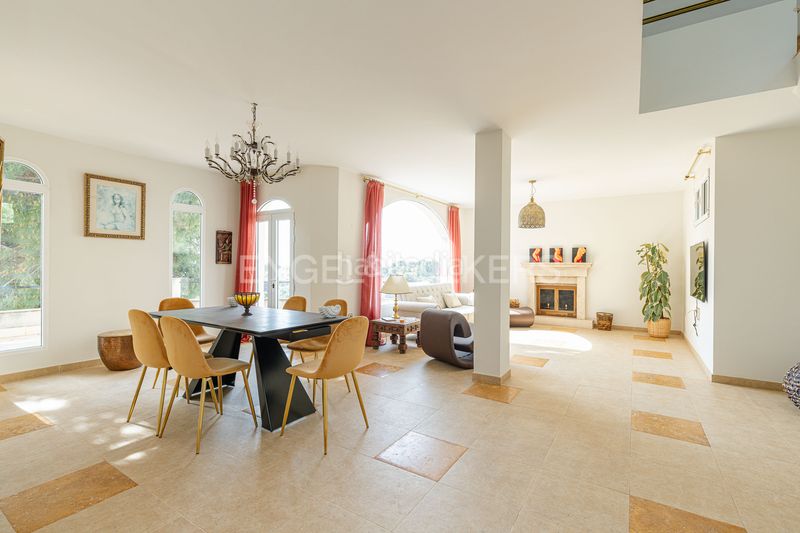 Foto d5235d9a-6b42-4074-8aaa-2ebb1563a2b4. Casa amb calefacció aparcament piscina a Pino Alto-Navarredonda Valdemorillo