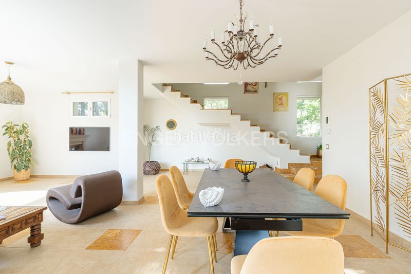 Foto e0db0273-96a6-41d0-b047-7f6b90883c0a. Casa amb calefacció aparcament piscina a Pino Alto-Navarredonda Valdemorillo