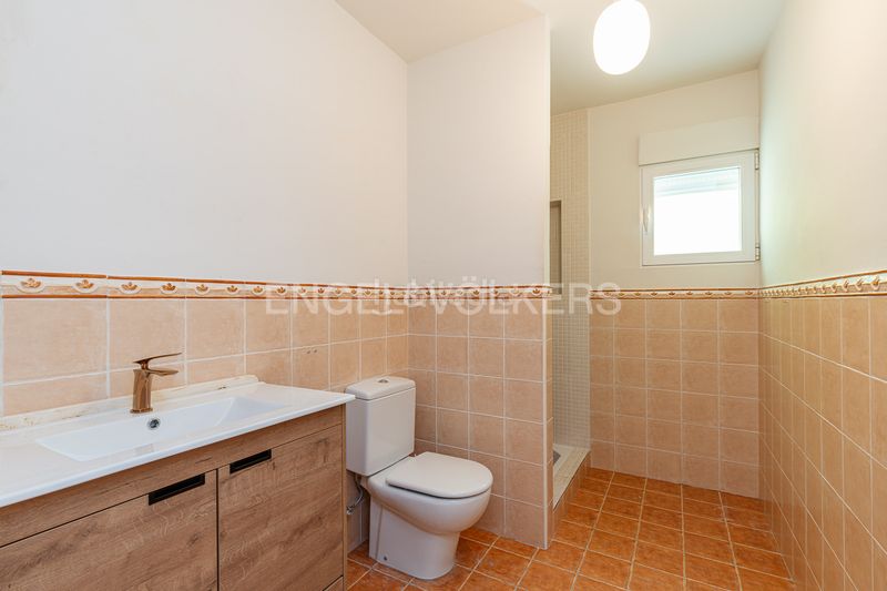 Foto e5482a9a-73e2-41c6-91a3-60154843cf26. Casa amb calefacció aparcament piscina a Pino Alto-Navarredonda Valdemorillo