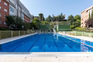 Apartamento en Aravaca. Acogedor y luminoso  piso en avenida del talgo en aravaca