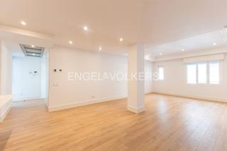 Lloguer Apartament a Argüelles. Piso en edificio de obra nueva a estrenar con piscina climatizad