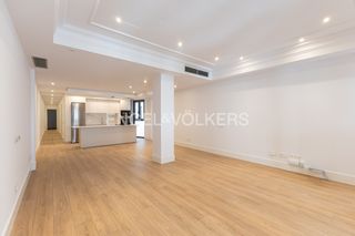 Location Appartement  Calle de evaristo san miguel. Piso en edificio de obra nueva a estrenar con piscina climatizad