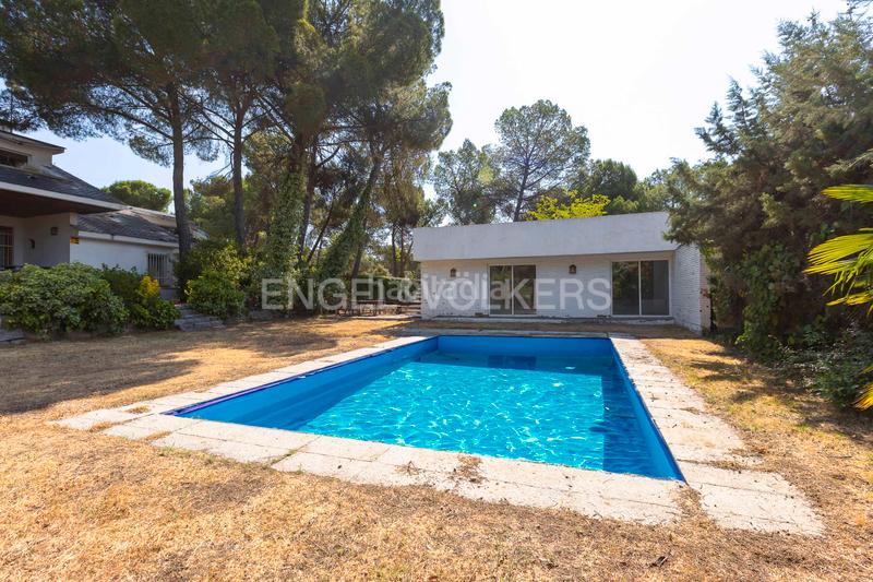 Foto 68b07e95-3877-46a0-98a3-d1f03bc95ffa. Maison avec chauffage parking piscine dans Somosaguas Pozuelo de Alarcón