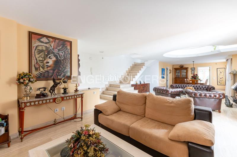 Foto 01b5bfe6-e9c7-40e7-b13c-fe66bfb1ade8. Casa adossada amb calefacció aparcament a Palomas Madrid