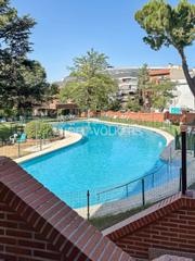 Alquiler Apartamento en Hispanoamérica-Bernabéu. Luminoso piso en paseo de la habana en finca con piscina, jardín