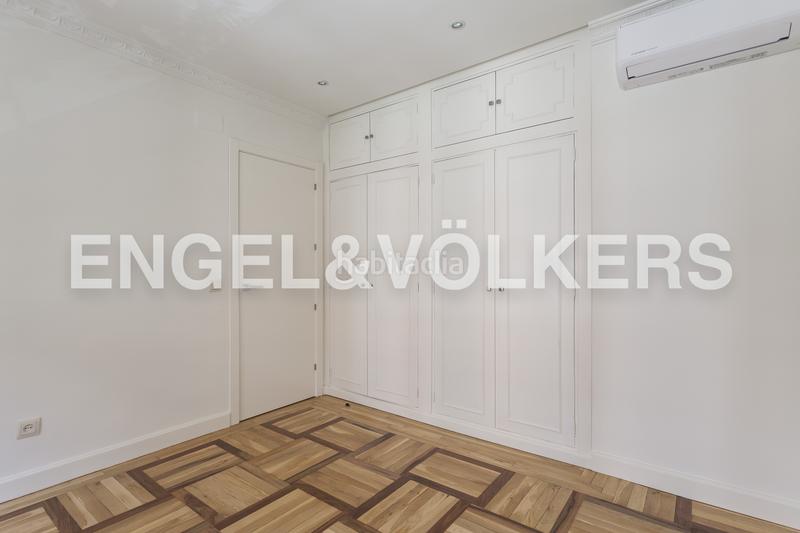 Foto 2bd1b980-38fd-4248-aea1-b3dabe9cb359. Location appartement avec chauffage parking dans Almagro Madrid