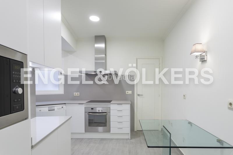 Foto f9b1f591-96a7-4f68-bc0b-ff997dd61b36. Miete appartement mit heizung parking in Almagro Madrid