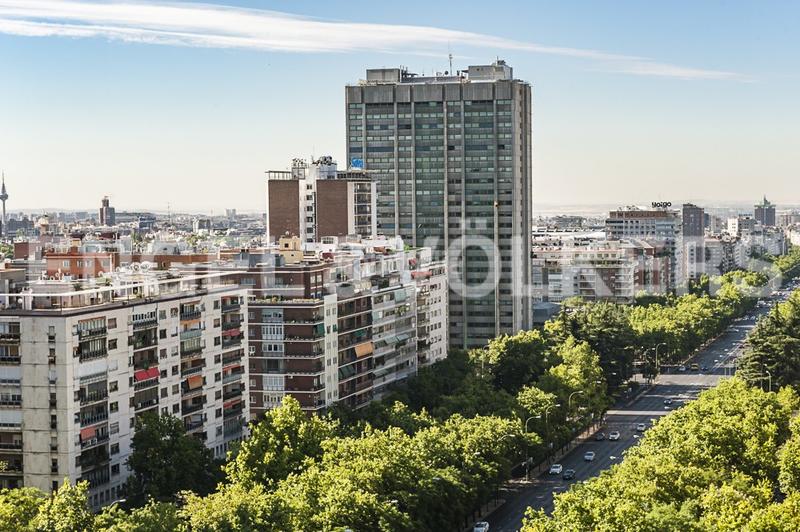 Foto 10543cd6-b497-4757-b2ab-fc1093a497d6. Alquiler apartamento  de corta estancia amueblado en eurobuilding 2, con piscina en Madrid