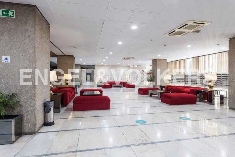 Foto 519489e2-fdfd-4fbc-b811-fde78337d6f1. Alquiler apartamento  de corta estancia amueblado en eurobuilding 2, con piscina en Madrid