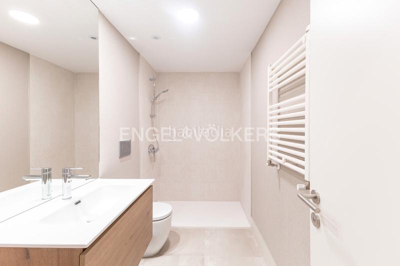 Foto 34e15d53-3136-4809-8d3d-cab85598124f. Apartament amb calefacció piscina a Argüelles Madrid