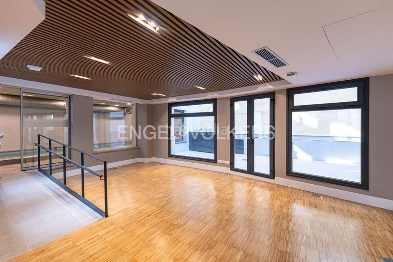Foto 3b7ed486-a33d-453f-9bfc-99609f991b50. Apartament amb calefacció piscina a Argüelles Madrid