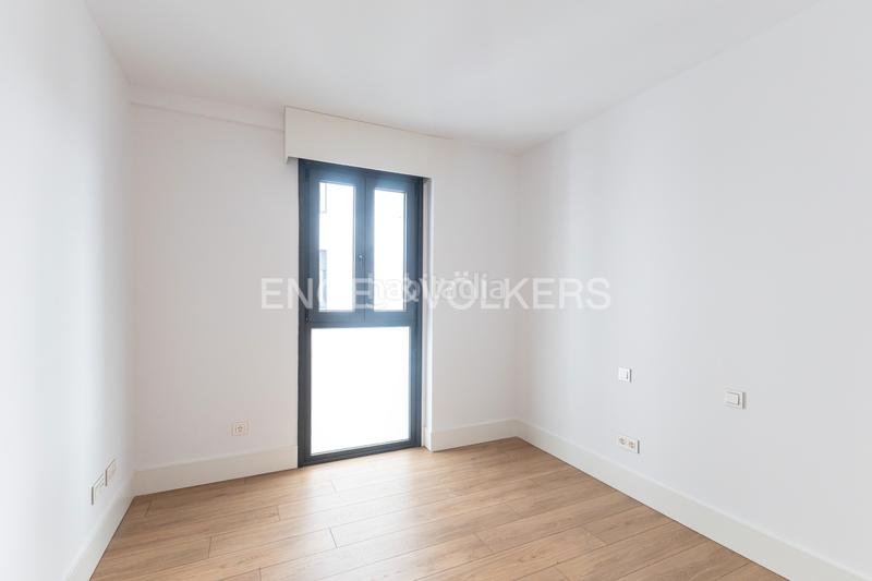 Foto 48cec2f7-5ea8-4b8c-b4d5-b1f635477b5d. Apartament amb calefacció piscina a Argüelles Madrid
