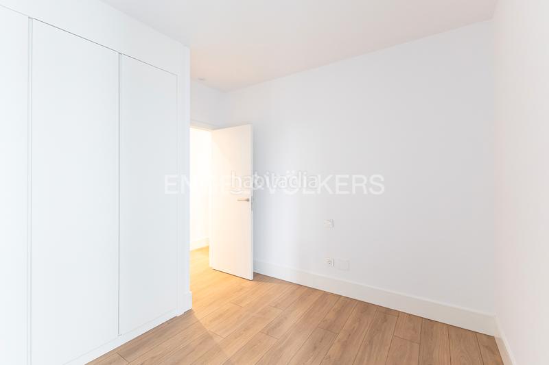 Foto 4c18ff72-7805-42f5-9982-b6117c1c3217. Apartament amb calefacció piscina a Argüelles Madrid