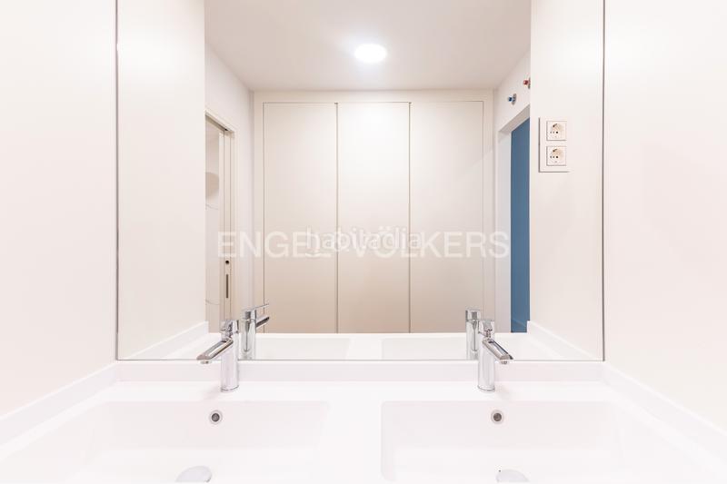 Foto 534fdb4a-b0d4-44e4-be6a-d6f2ece712ba. Apartament amb calefacció piscina a Argüelles Madrid