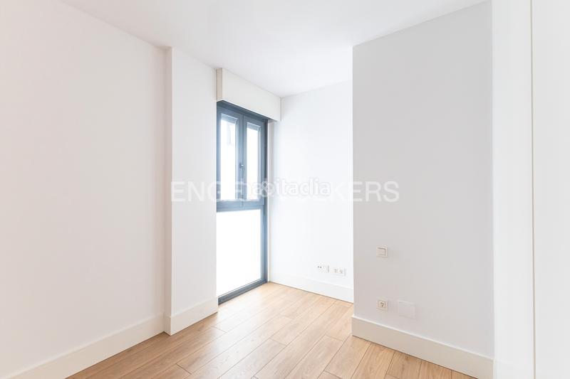 Foto 65bc77fd-691b-46a7-87d7-fd8d79d1ec0d. Apartament amb calefacció piscina a Argüelles Madrid