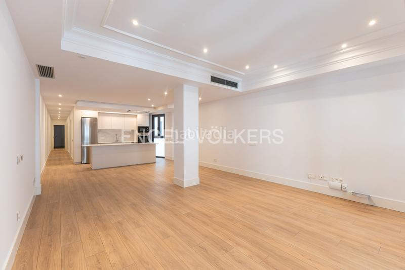 Foto b607fa39-eb74-4a4f-9133-7956be7b37e5. Apartament amb calefacció piscina a Argüelles Madrid