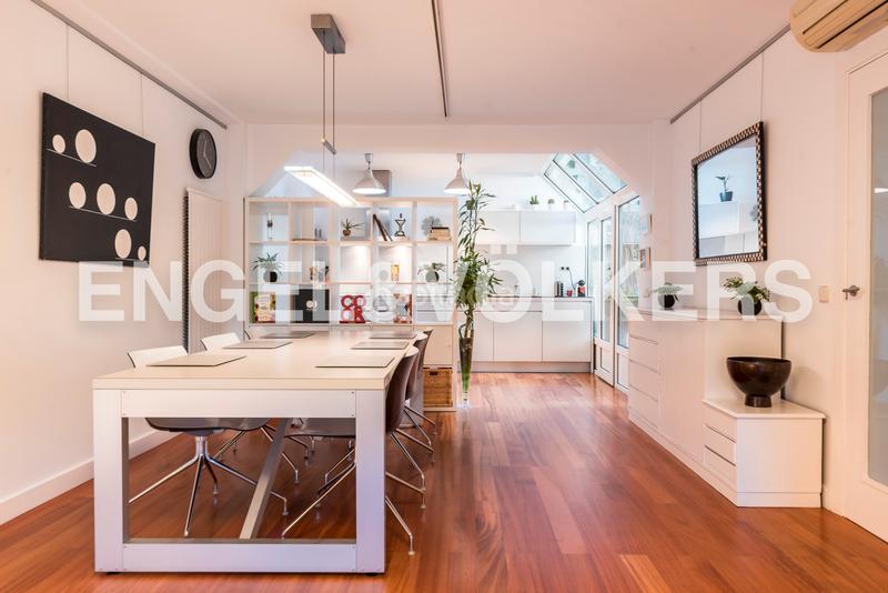 Foto acfecdcb-cd5d-425e-935e-72ce8ff3e5cb. Alquiler casa magnifica casa unifamiliar en Nueva Españachamartin en Madrid