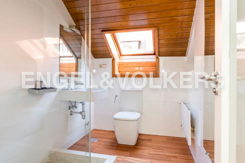 Foto eaf2dad5-2f1c-4dd3-9591-2e60aa012cec. Rent house with heating in Nueva España Madrid