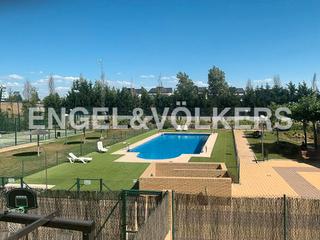 Miete Haus  Calle cabo de peñas. Acogedor chalet adosado en urb privada en el pastel