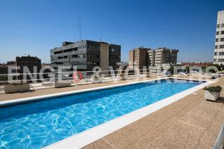 Alquiler Apartamento en Castillejos-Cuzco. Luminoso piso amueblado corta estancia en el eurobuilding