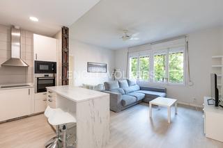 Alquiler Apartamento en Embajadores-Lavapiés. En alquiler amplio y luminoso piso de 4 dormitorios y 3 baños, u