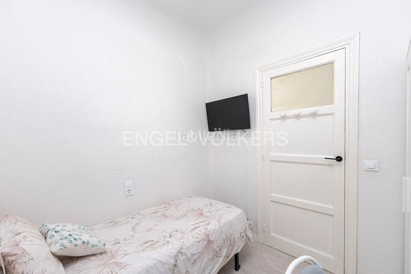 Foto 5450be61-e296-493d-ac6a-33c63c4f6337. Alquiler apartamento en alquiler amplio y luminoso piso de 4 dormitorios y 3 baños, ubicado a pocos metros del museo reina sofía en Madrid