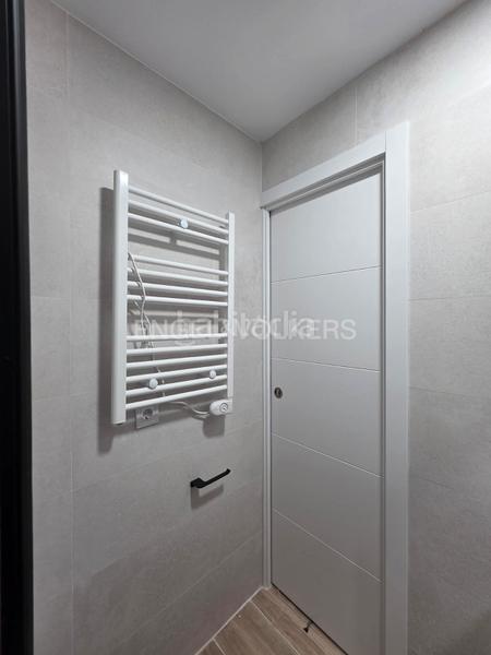 Foto 6b4f6a84-f60c-4ee2-ba43-26d9f018043a. Alquiler apartamento en alquiler amplio y luminoso piso de 4 dormitorios y 3 baños, ubicado a pocos metros del museo reina sofía en Madrid
