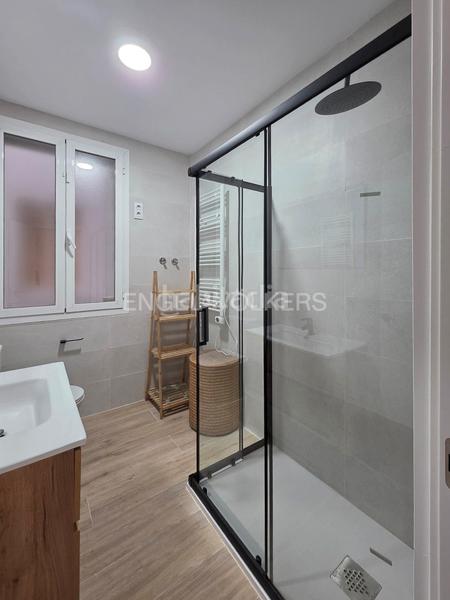 Foto 99b15570-6515-4070-b7ff-d11ab7019a35. Alquiler apartamento en alquiler amplio y luminoso piso de 4 dormitorios y 3 baños, ubicado a pocos metros del museo reina sofía en Madrid