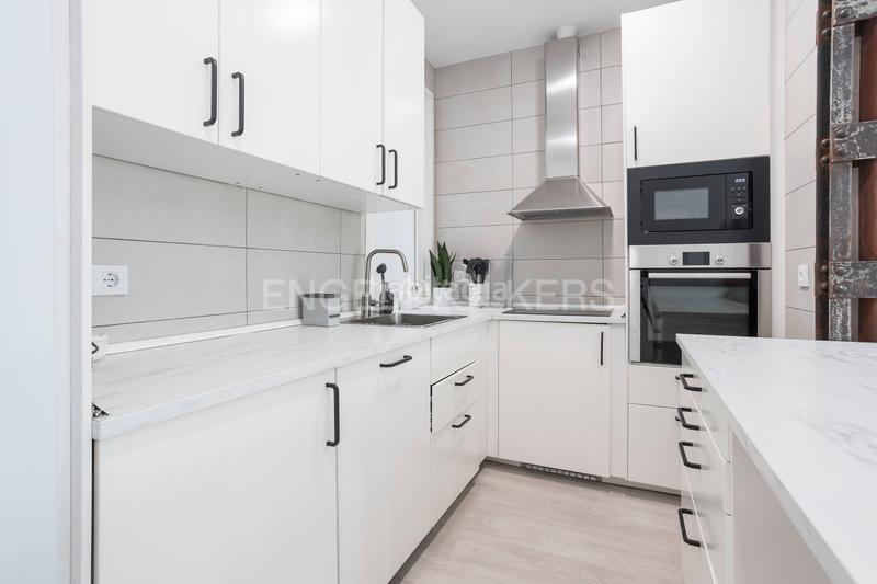 Foto aaafdb09-98a5-4dcb-81fe-65b18acc14f6. Alquiler apartamento en alquiler amplio y luminoso piso de 4 dormitorios y 3 baños, ubicado a pocos metros del museo reina sofía en Madrid