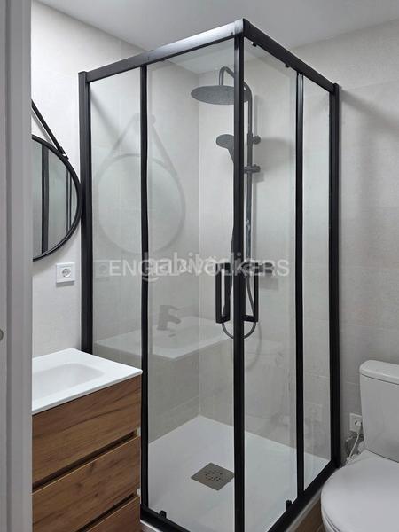 Foto b37187c3-99d5-4251-8de4-b17da8952e43. Alquiler apartamento en alquiler amplio y luminoso piso de 4 dormitorios y 3 baños, ubicado a pocos metros del museo reina sofía en Madrid