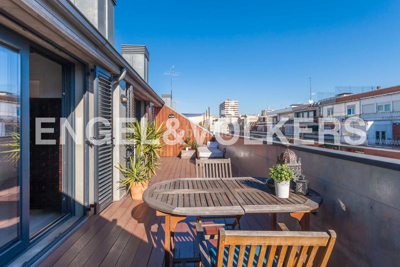 Foto 4ad10553-942d-4ce3-b7ed-0752dc0c66d0. Ático  con terraza de 23 m2 en chamberí en Gaztambide Madrid