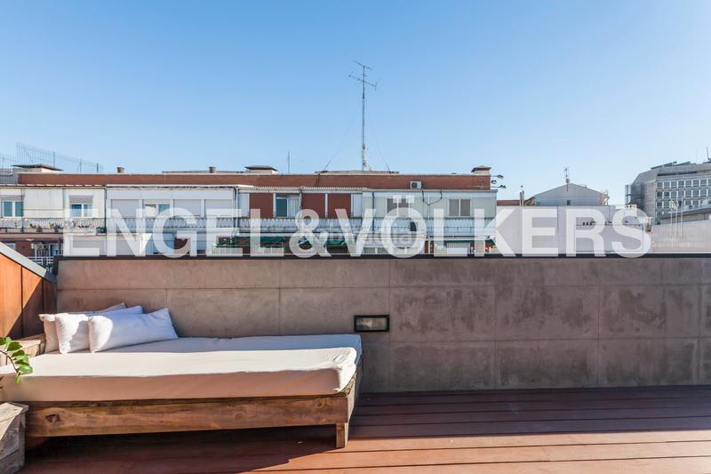 Foto d27b2317-7216-416c-8231-e87454599a27. Ático  con terraza de 23 m2 en chamberí en Gaztambide Madrid