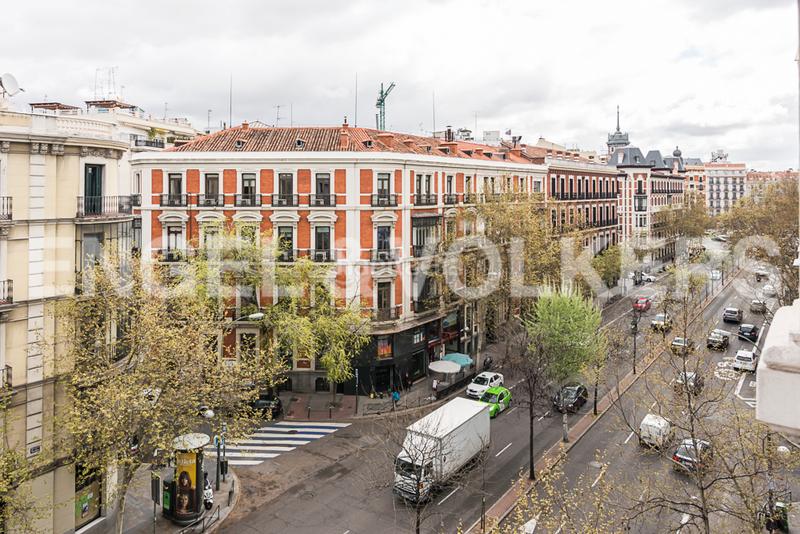 Foto 76f8162c-3417-4f01-9a77-a1396a2fddc9. Ático espectacular ático dúplex reformado en justicia en Granollers
