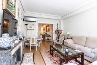 Apartamento en Vallehermoso. Elegancia, luz y amplitud en el corazón de vallehermoso