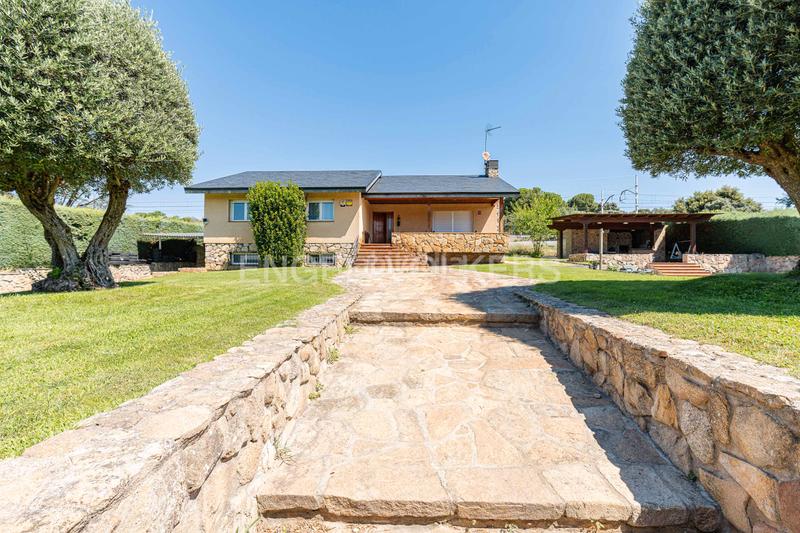 Foto 1e3738eb-1d60-4f66-ad0e-00ba78df03d2. Casa con riscaldamento parcheggio piscina in Navalquejigo-Los Arroyos Escorial (El)