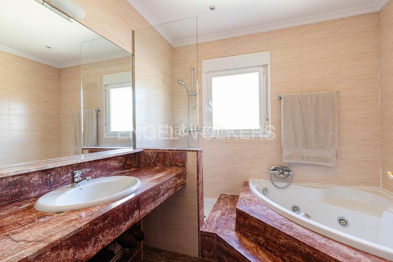 Foto aff9f0ea-c46d-4142-b9c1-058a4e7f85cc. Casa con riscaldamento parcheggio piscina in Navalquejigo-Los Arroyos Escorial (El)